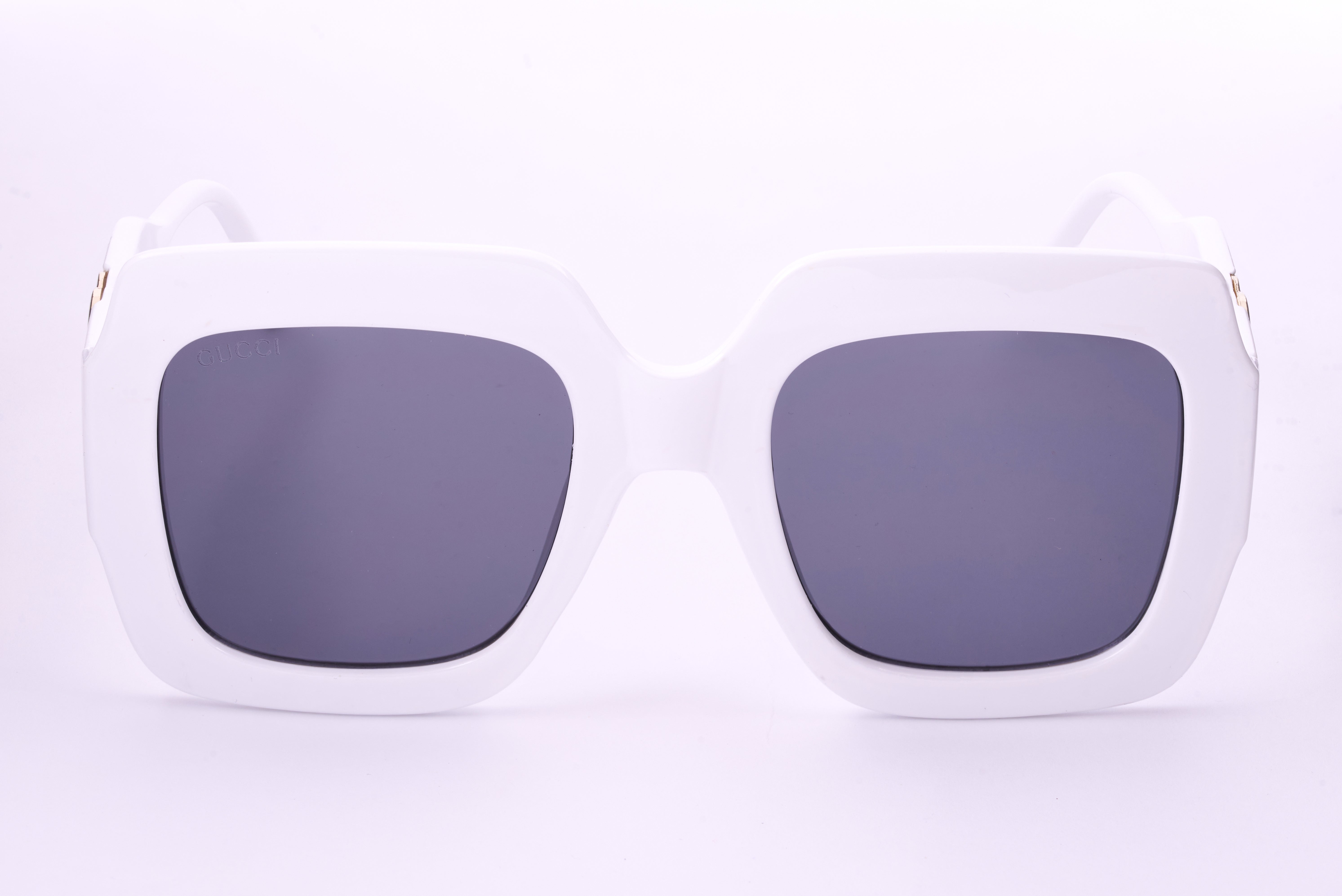 Gucci 02 Sunglasses – Bold & Contemporary