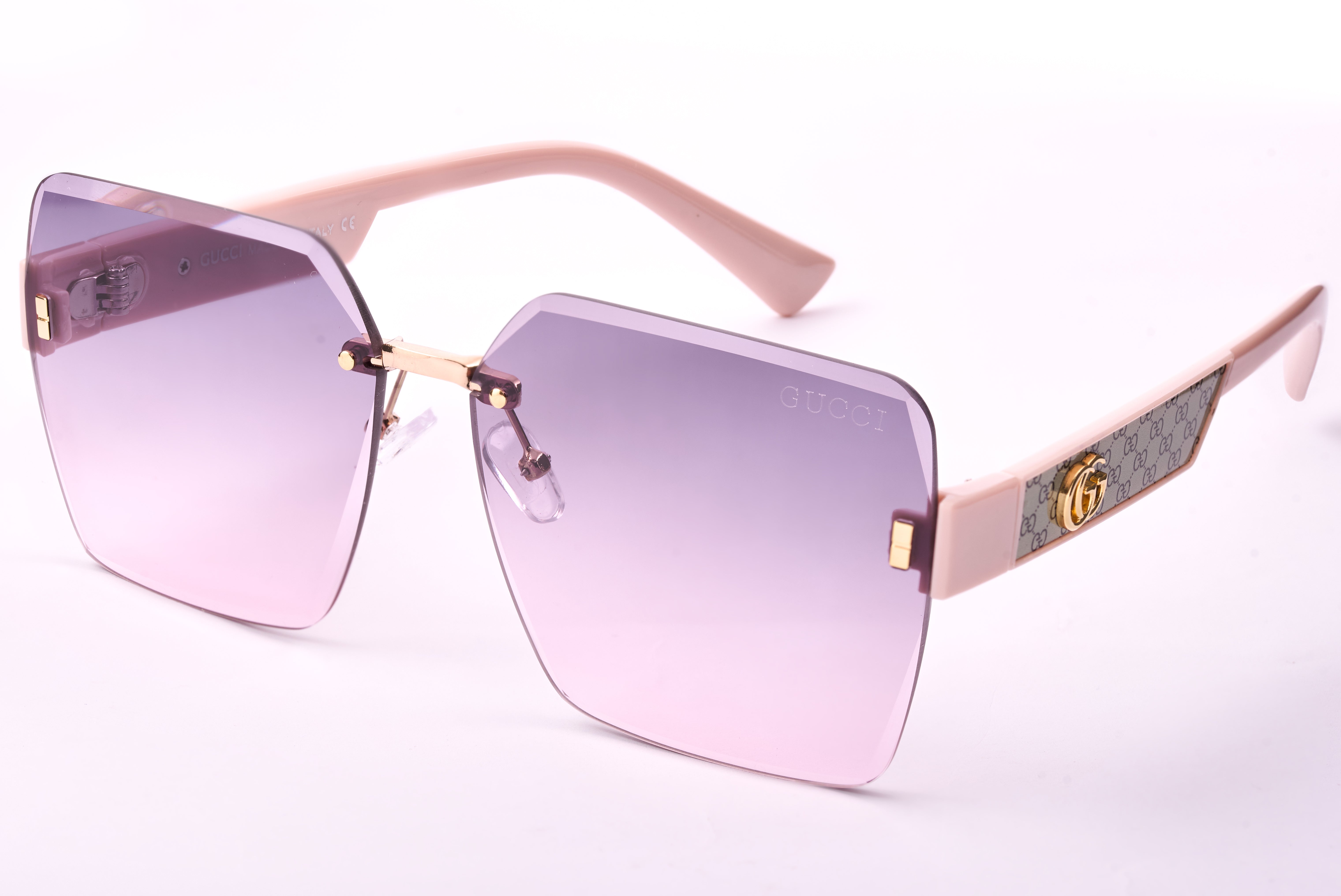 Gucci 06  Metal Frame Sunglasses with Partial Engraving and Gradient Lenses.
