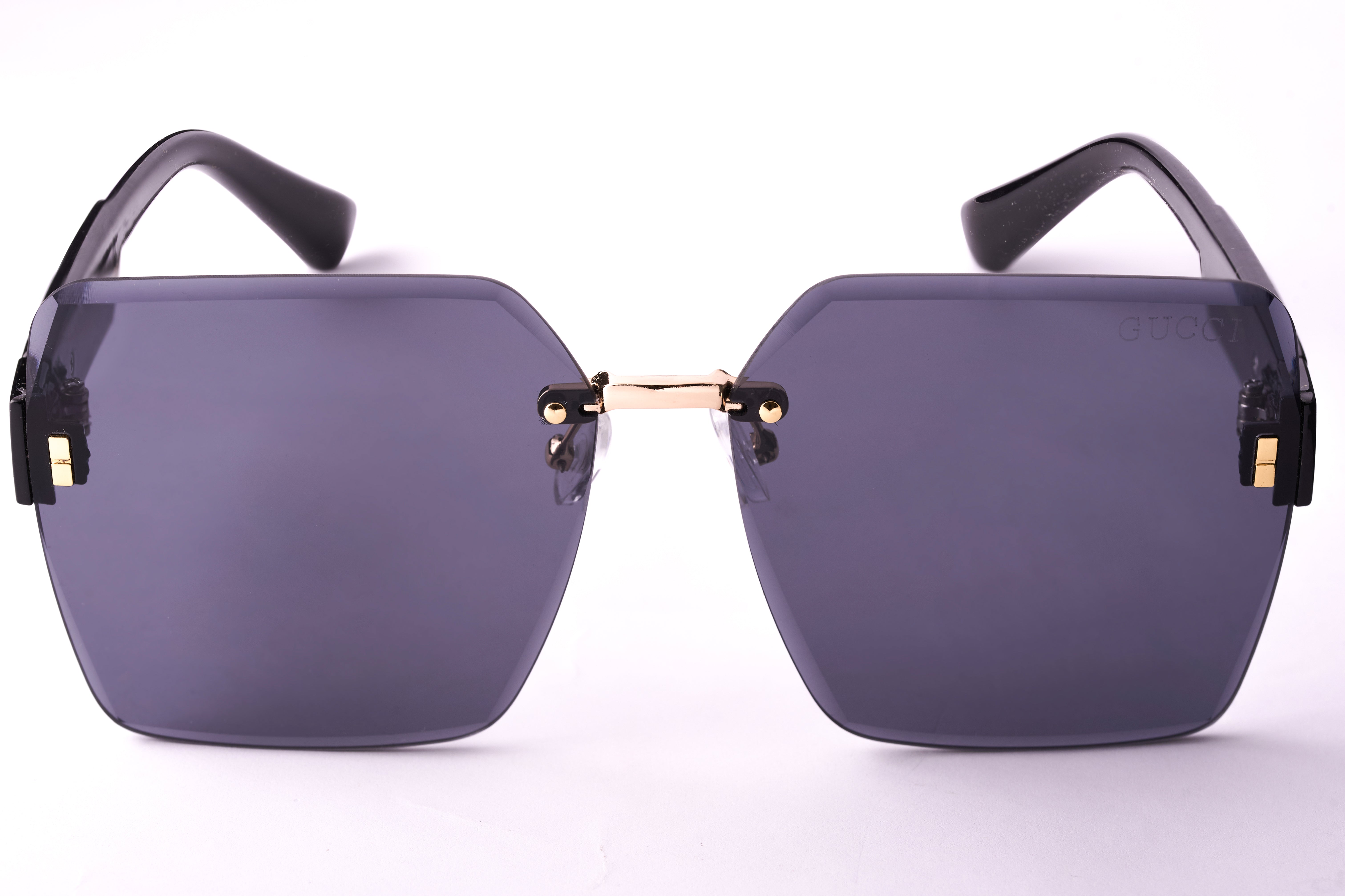 Gucci 06  Metal Frame Sunglasses with Partial Engraving and Gradient Lenses.