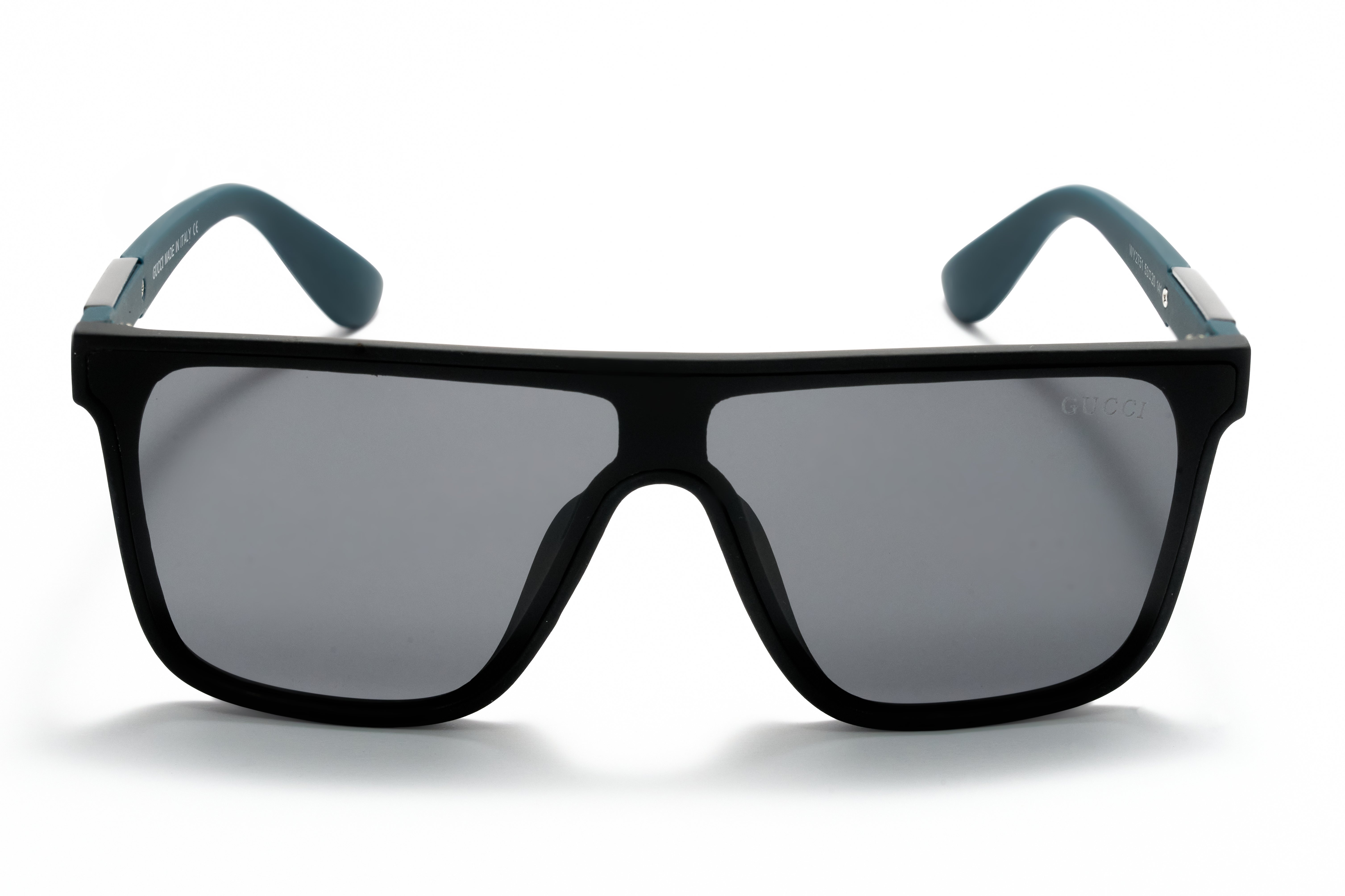 Gucci  Oversized Sunglasses – Bold & Contemporary