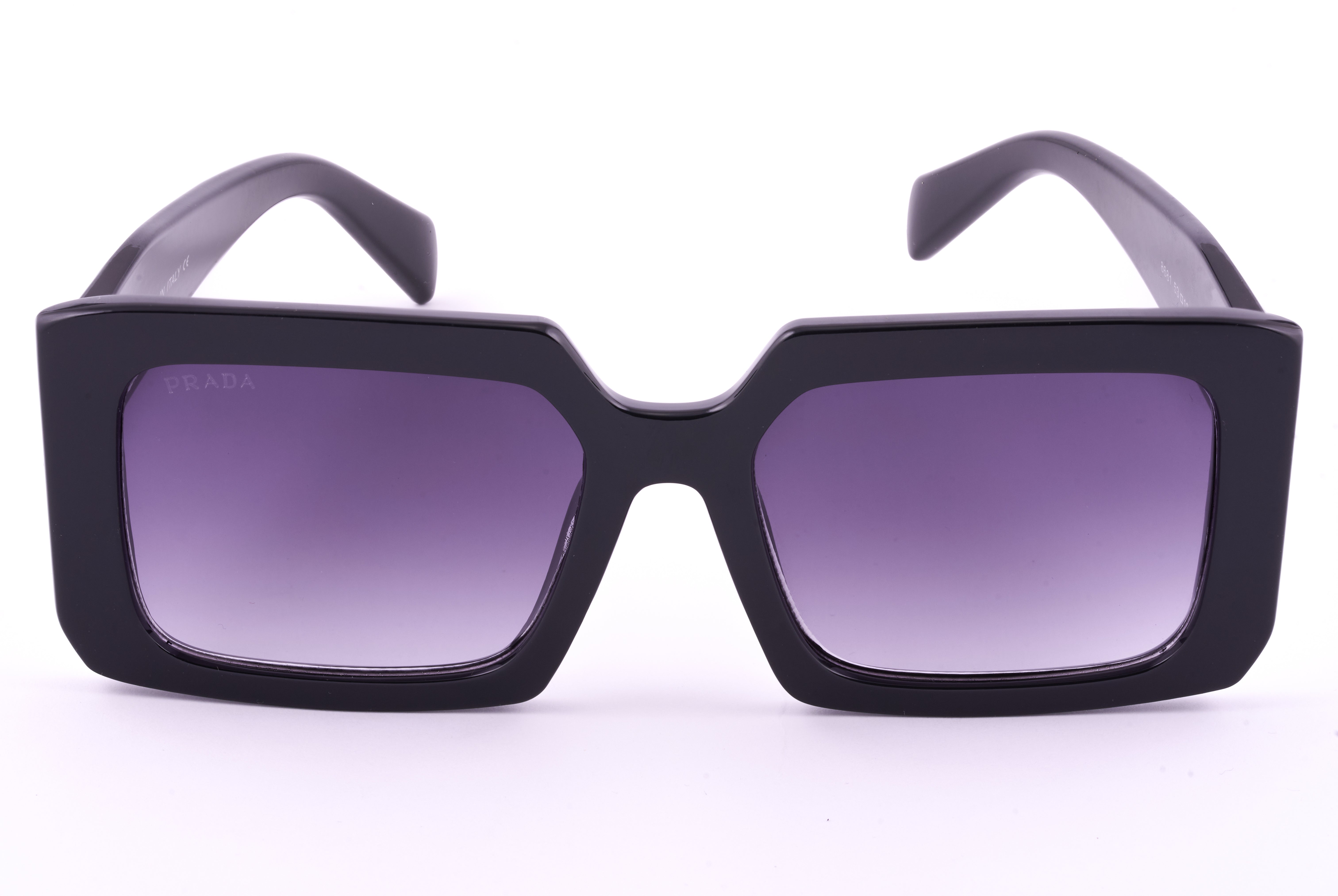 Prada women’s sunglasses feature an eye-catching design 04